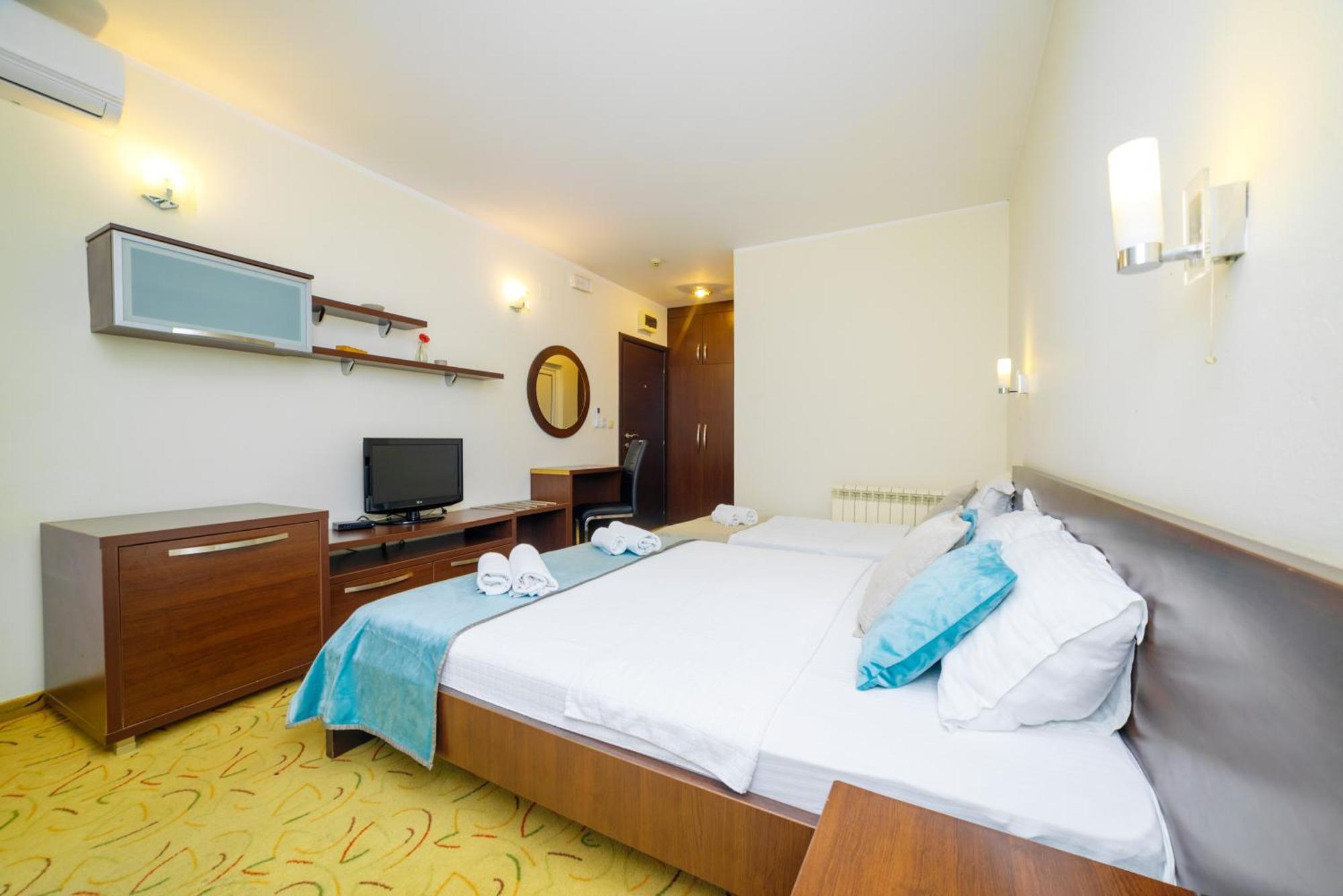 Hotel Odissey Jaz Budva Kültér fotó