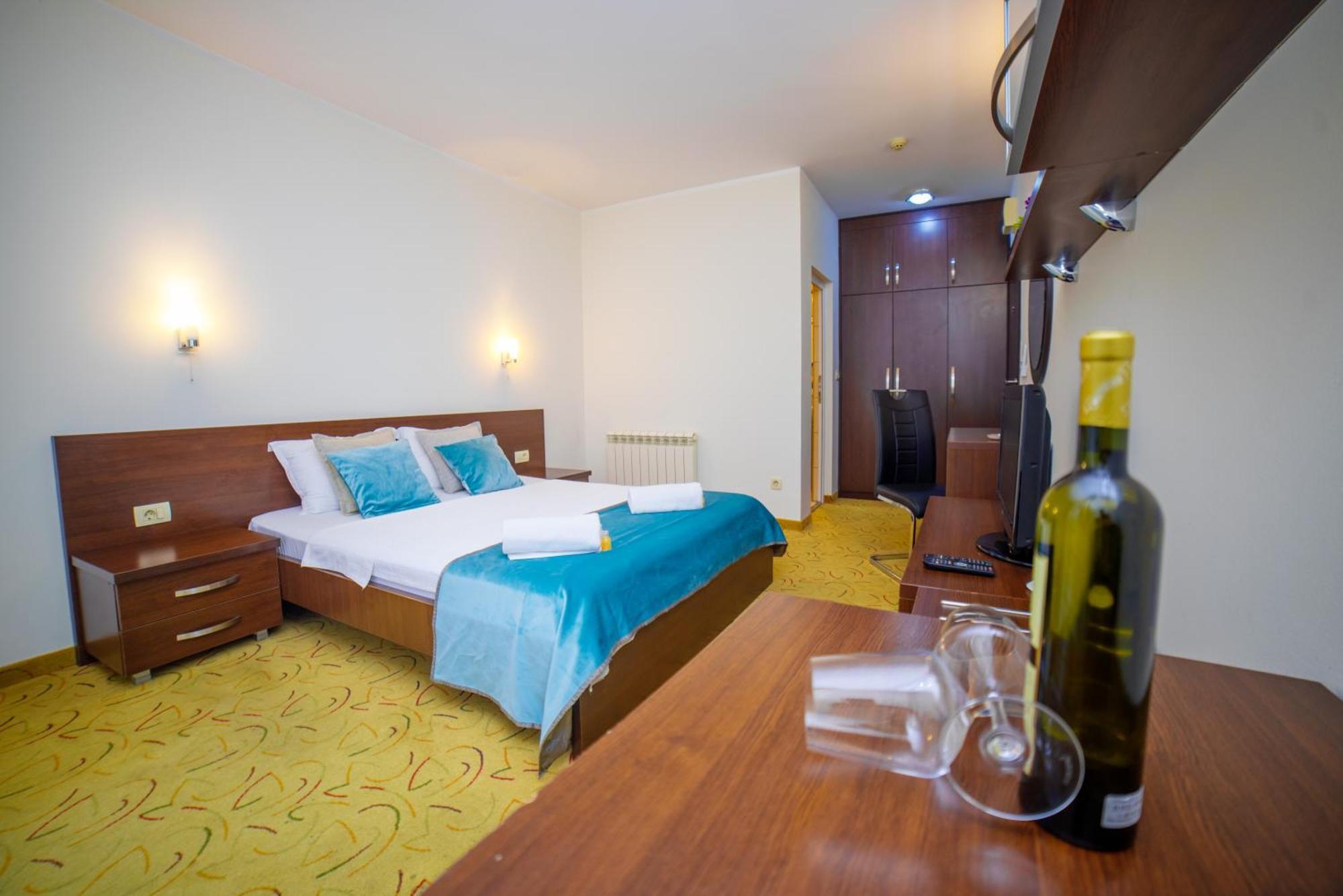 Hotel Odissey Jaz Budva Kültér fotó